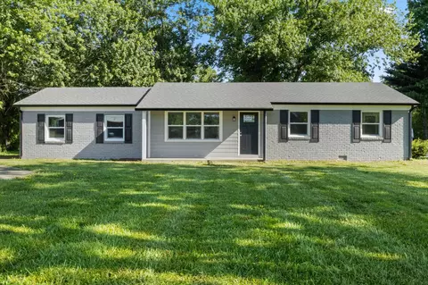 3904 E Us Highway 40, Clayton, IN 46118