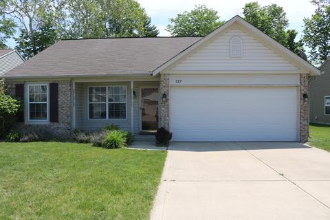 127 Hilltop Farms Blvd, Whiteland, IN 46184
