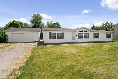 405 S 24th St, Elwood, IN 46036
