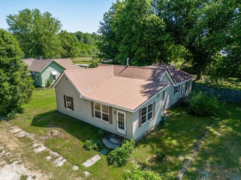 14674 N Ash St, Carbon, IN 47837