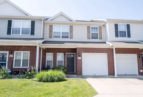 9767 Green Knoll Dr, Noblesville, IN 46060
