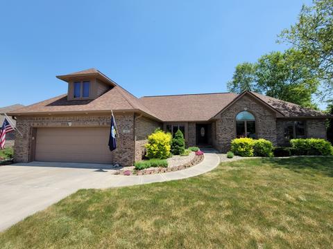 45 Woodview Dr, Pittsboro, IN 46167