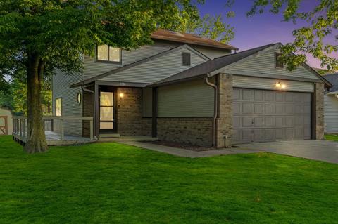 8986 Summer Walk Dr S, Indianapolis, IN 46227