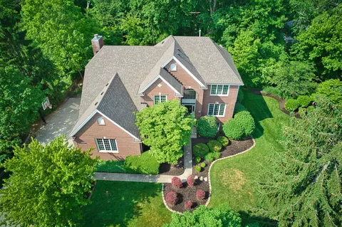 10056 Parkway Dr, Fishers, IN 46038
