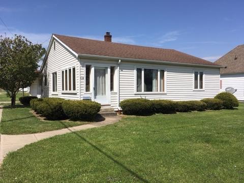 136 W Broadway St, Shelburn, IN 47879