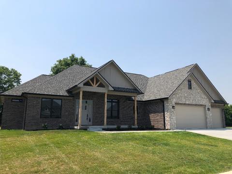 142 Lakeside Dr, Pittsboro, IN 46167