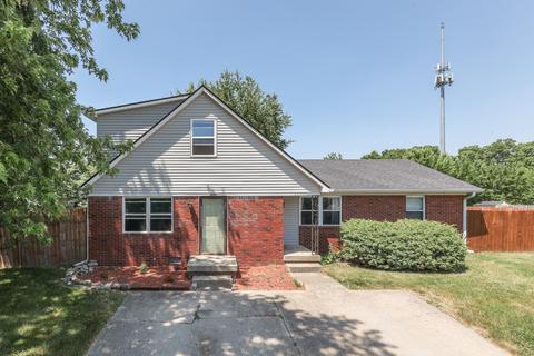 1662 1666 Stonegate Dr, Greenwood, IN 46142