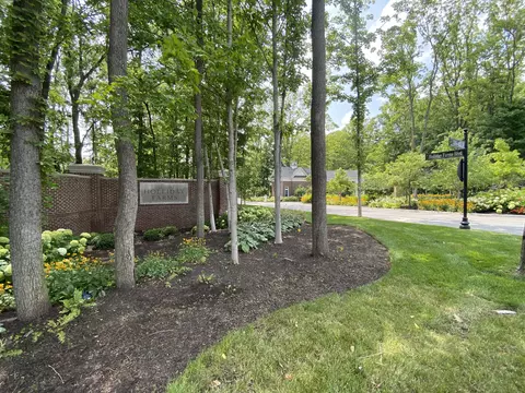 10732 Dartmoor Way, Zionsville, IN 46077