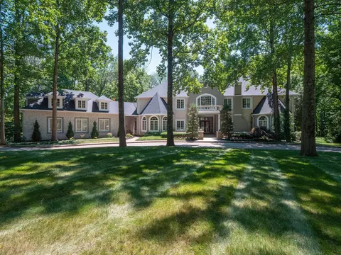 7576 N Banta Rd, Bargersville, IN 46106