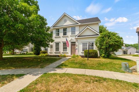 71 Carriage Lake Dr, Brownsburg, IN 46112
