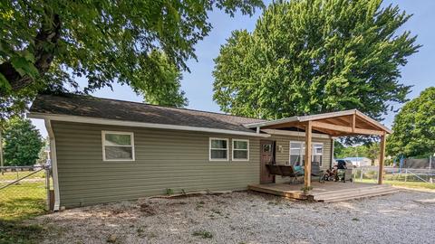 58 Morris St, Cloverdale, IN 46120