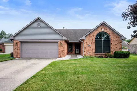 10815 Club Cir, Indianapolis, IN 46229