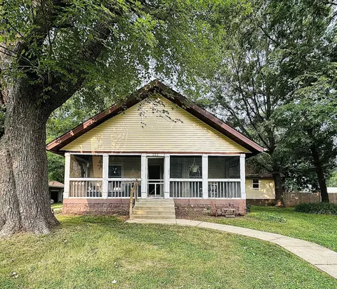 269 N State St, Whiteland, IN 46184