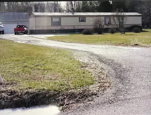 8177 Leatherwood Rd, Guilford, IN 47022