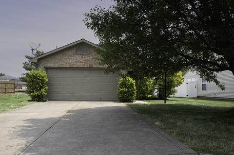 1352 Summer Meadow Ct, Indianapolis, IN 46217