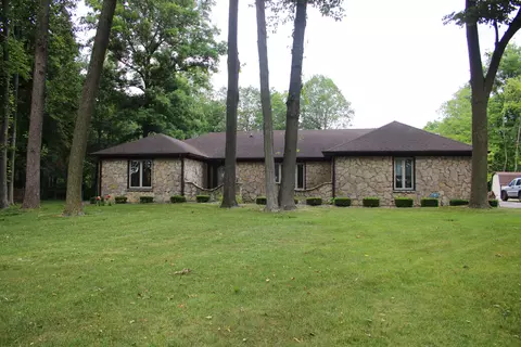 5331 W Blue Bell Dr, New Palestine, IN 46163