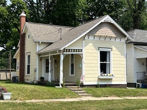 107 S Washington St, Knightstown, IN 46148