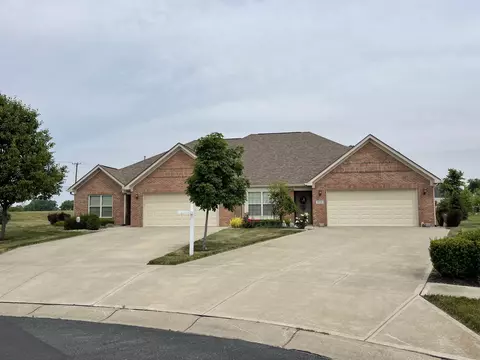 4940 W Harrisburg Ct, New Palestine, IN 46163