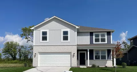 211 Hunters Ridge Dr, Danville, IN 46122