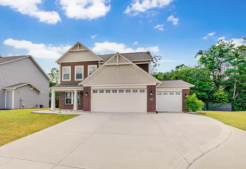 1328 Horse Shoe Bnd, Greenwood, IN 46143