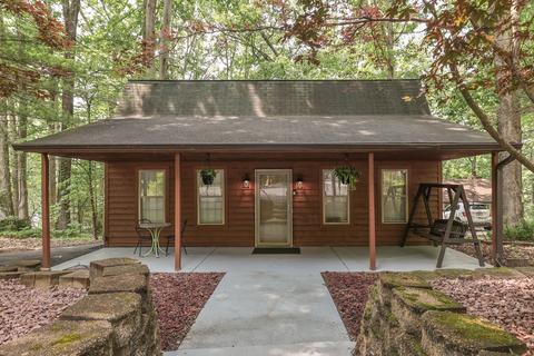 6670 Groundhog Dr, Nineveh, IN 46164