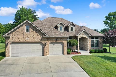 4270 Brookfield Dr, Columbus, IN 47201