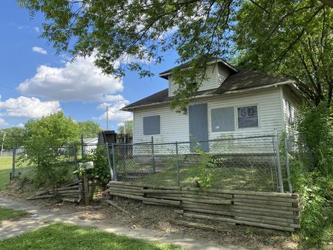 1227 W 13th St, Muncie, IN 47302