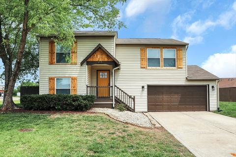 21 Meadow Creek Blvd, Whiteland, IN 46184