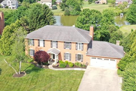 91 Callery Pear Dr, Batesville, IN 47006