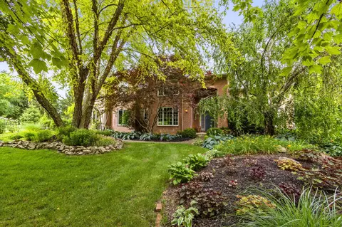 7043 Fox Hollow Rdg, Zionsville, IN 46077