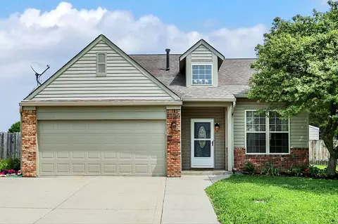 521 Hyannis Dr, Avon, IN 46123