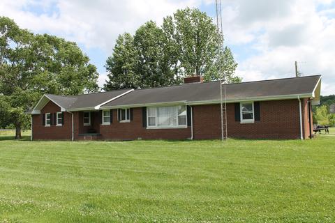 833 S Base Rd, Brownstown, IN 47220