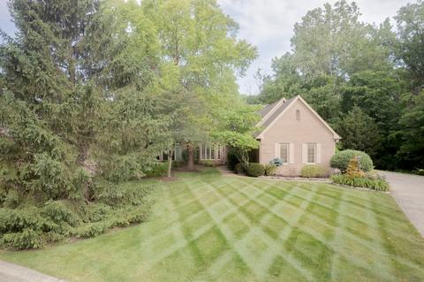 1678 Ashwood Dr, Greenwood, IN 46143