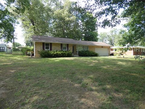 4590 W Sunset Glades Blvd, North Vernon, IN 47265
