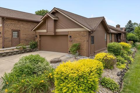 326 Exeter Ct, Greenwood, IN 46143