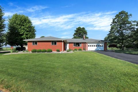 24 Shadeland Dr, Greenfield, IN 46140