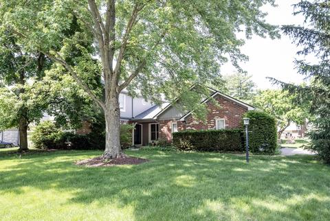 8121 Clearwater Dr, Indianapolis, IN 46256