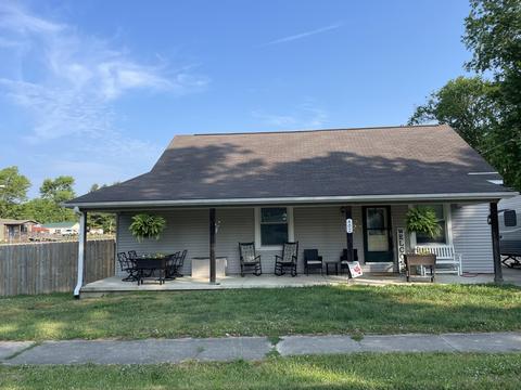 402 2nd St, Elizabethtown, IN 47232