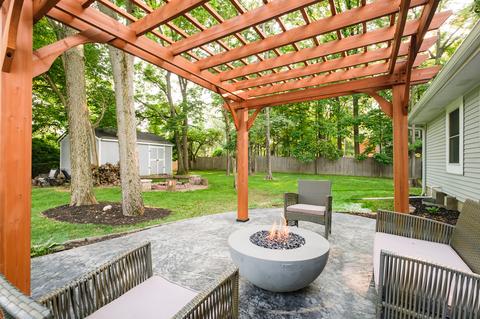 8751 Ginnylock Dr, Indianapolis, IN 46256