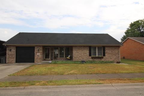 1306 Pin Oak Dr, Seymour, IN 47274