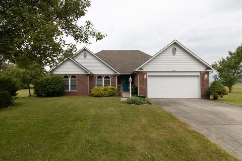 5896 N Red Oak Dr, Greenfield, IN 46140