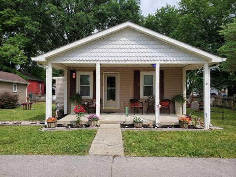 8530 W Sycamore Rd, Fairland, IN 46126