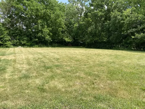 300 Foxridge Ct, Shelbyville, IN 46176