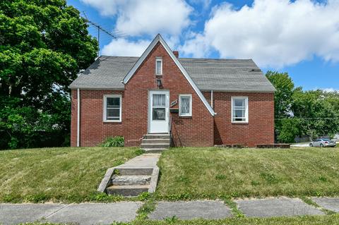 1934 N C St, Elwood, IN 46036