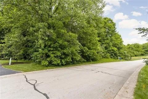 7365 Hunt Country Ln, Zionsville, IN 46077