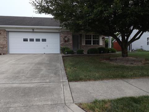 1105 E Apple Blossom Ln, Greenfield, IN 46140