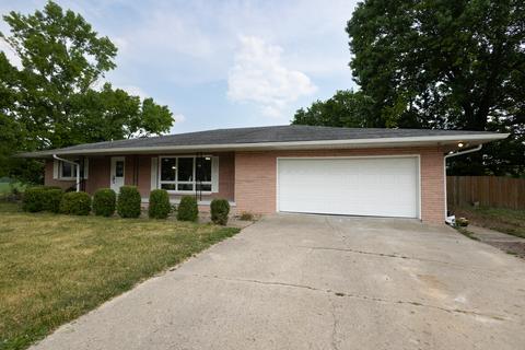 9911 E 25th St, Columbus, IN 47203