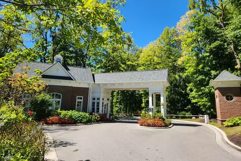 3705 Holliday Farms Blvd, Zionsville, IN 46077