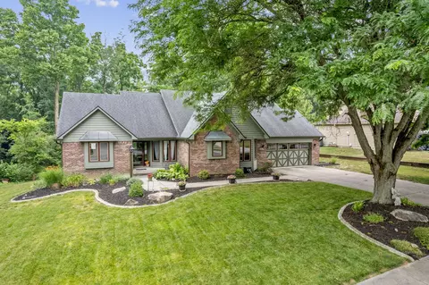 9055 Pinecreek Ct, Indianapolis, IN 46256