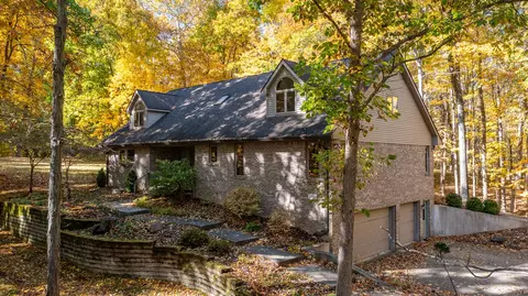101 Acorn Dr, Greencastle, IN 46135